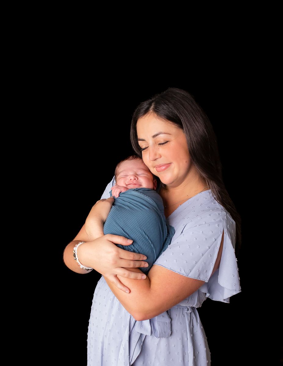 Newborn photography by Desert Rose Prints