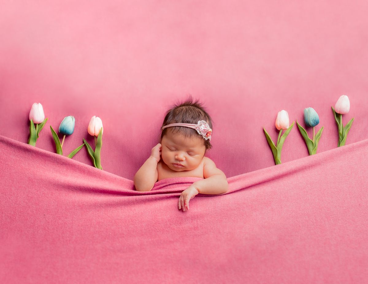 Newborn photography by Desert Rose Prints