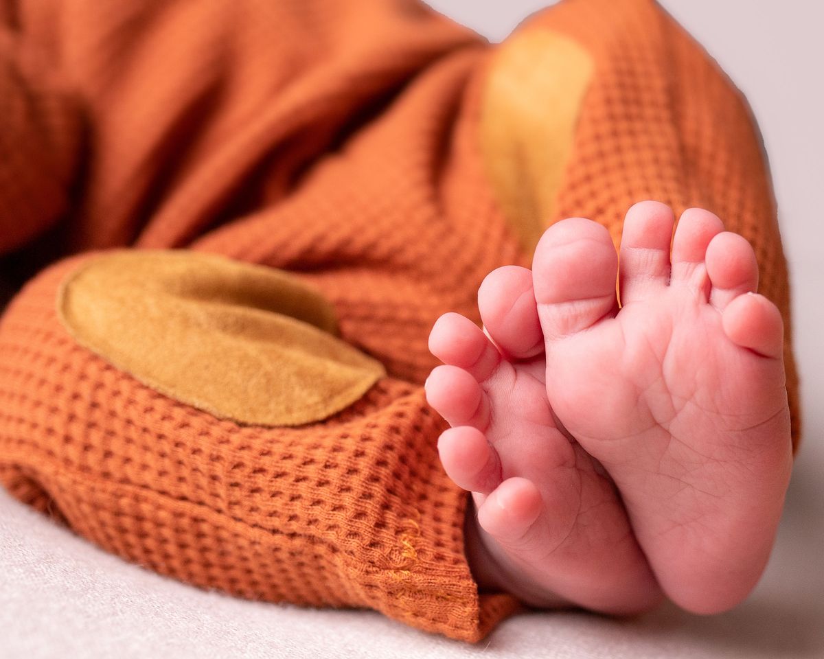Newborn photography by Desert Rose Prints