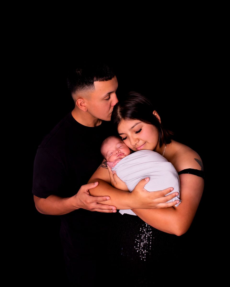 Newborn photography by Desert Rose Prints