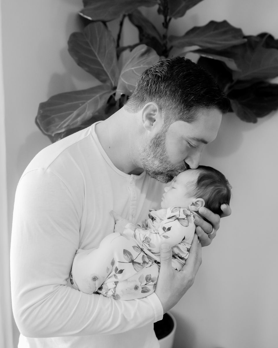 Newborn photography by Desert Rose Prints